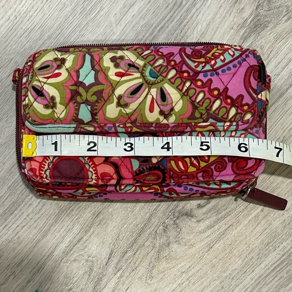Vera Bradley Resort Medallion Paisley Pink Red Medium Zipper Wallet - Picture 6 of 7